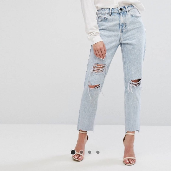 ASOS Recycled Mom Jean in Light Wash - Picture 3 of 5